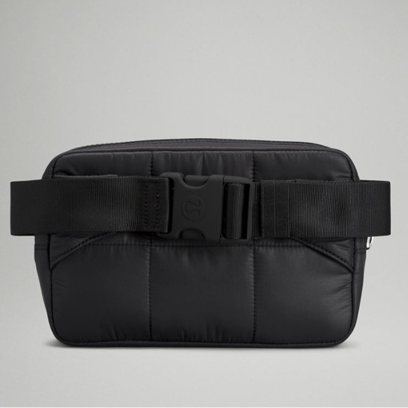 Lululemon quilted grid belt bag 1.5L - Picture 7 of 11